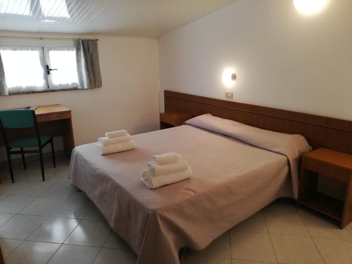 Hotel La Bella Vita Rimini Exteriör bild