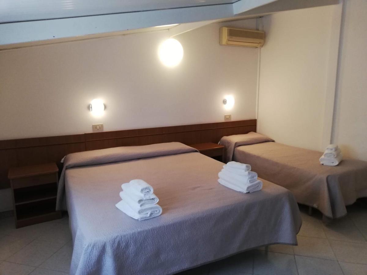 Hotel La Bella Vita Rimini Exteriör bild