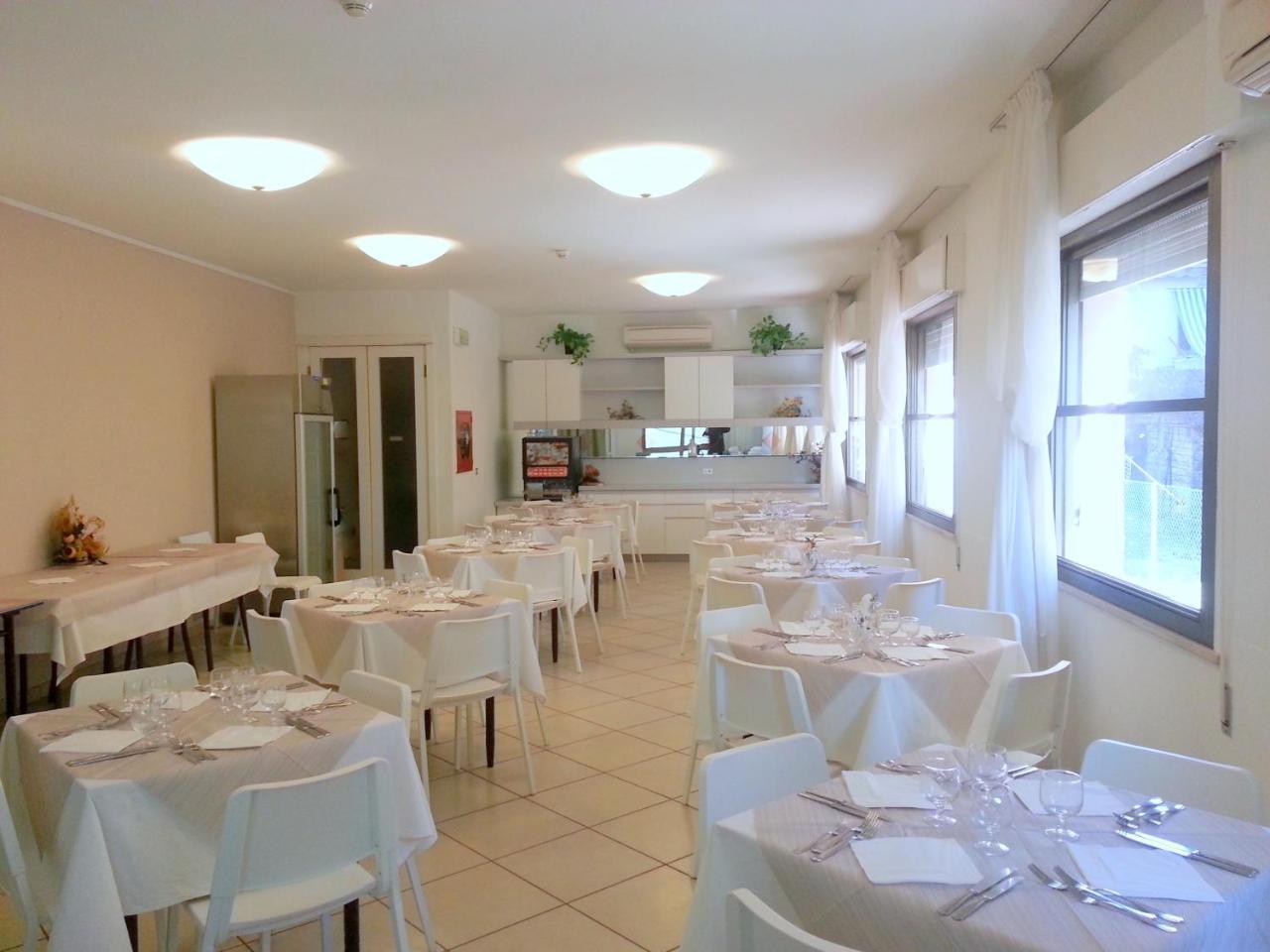 Hotel La Bella Vita Rimini Exteriör bild
