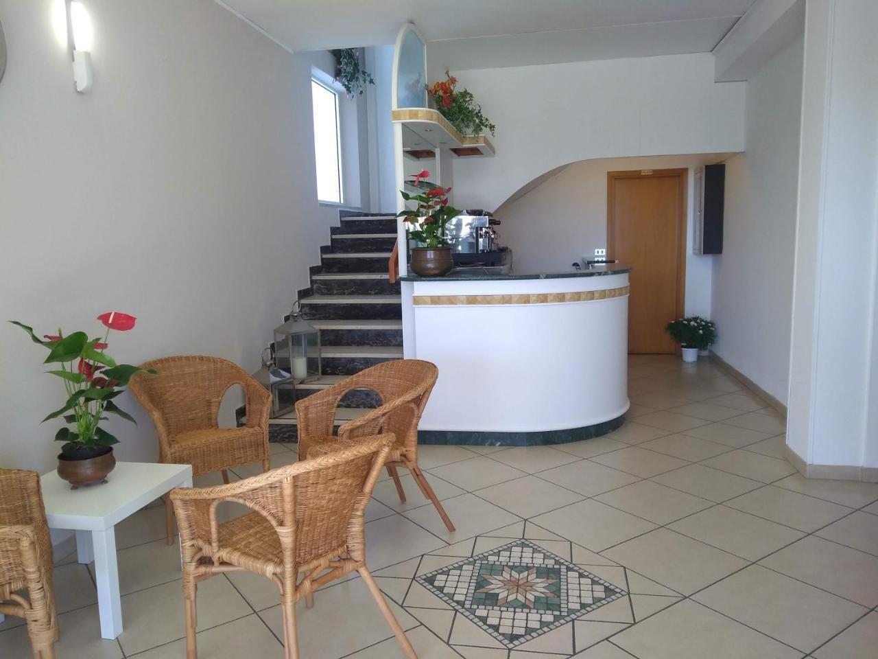 Hotel La Bella Vita Rimini Exteriör bild