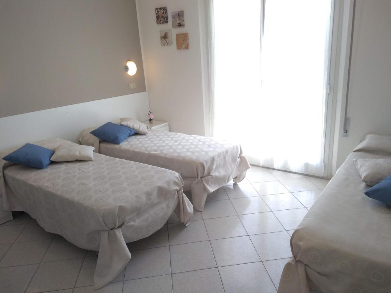 Hotel La Bella Vita Rimini Exteriör bild